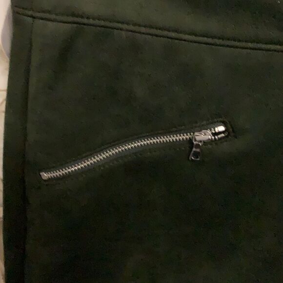 Loft faux suede olive green skirt size 6 - Picture 2 of 4